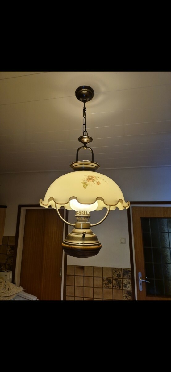 Koopplein PeelenMaas keukenlamp: Reageren of meer informatie? Klik hier 👉 mooie lamp voor in de keuken of ergens anders lamp is dimbaar onderzijde zit spotlamp dlvr.it/TCh9ky