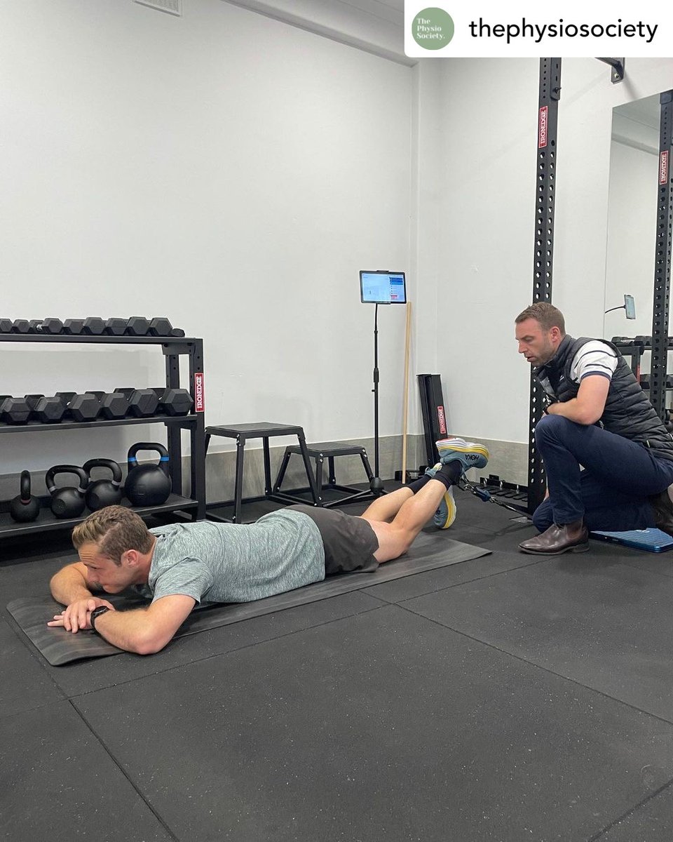 sbntechnology's tweet image. @thephysiosociety showing isometric Hamstring strength testing using Pull-IT.

Dorn et al 2015 showed that the hamstrings can sustain up to 8.95 x body weight when running at higher speeds. 

#hamstring #isometricstrength #dynamometry #running #injuryrehab