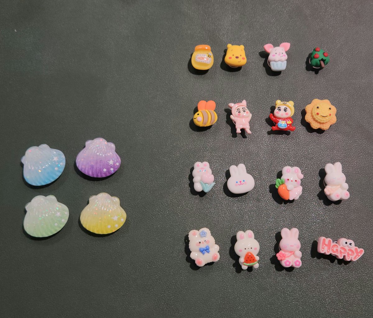 hyem_516's tweet image. 호다다닥 준비해 온 나눔 이벤트 입니당
✨️ 조건 : RT(일회성 팔로우 ❌️)+💡
✨️ 물품 : 할라 컬러 마그넷 세트 2가지, 할라 컬러 지비츠 세트 1가지, 캐릭터 지비츠 세트 4가지
✨️ 각 세트별 한 분씩 총 7분 뽑을게요

전부 수작업으로 제작한 제품들입니다. 예민하신 분들은 주의해주세요🙏