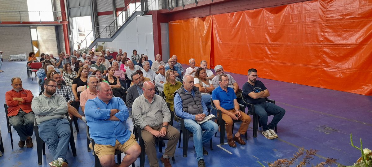 forocye's tweet image. Coloquio sobre medio rural en el Recinto Ferial de Vegadeo con el que se inician de nuevo las actividades tras las vacaciones de verano. "16 Foro Comunicación y Escuela: Comunicación y medio rural"