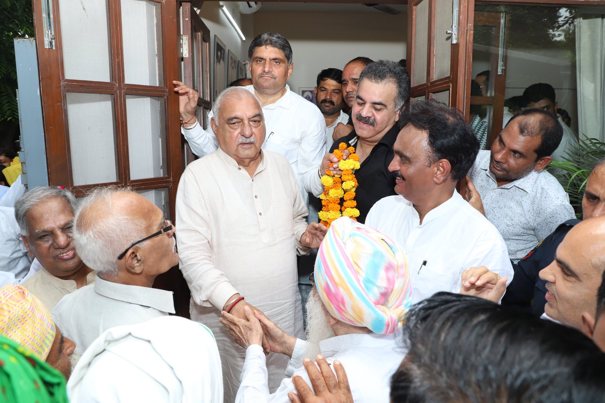 हाथ बदलेगा हालात
<a href="/RahulGandhi/">Rahul Gandhi</a> <a href="/priyankagandhi/">Priyanka Gandhi Vadra</a>
<a href="/INCIndia/">Congress</a> <a href="/INCDelhi/">Delhi Congress</a> <a href="/IYC/">Indian Youth Congress</a> <a href="/CongresHaryana/">Haryana Congress</a>
<a href="/HaryanaTweets/">Haryana Tweets ✏️</a> <a href="/IYCLegalCell/">IYC Legal Cell</a> <a href="/RaGa4India/">RaGa For India</a> <a href="/BhupinderShooda/">Bhupinder Singh Hooda</a> <a href="/DeependerSHooda/">Deepender Singh Hooda</a> <a href="/deepakbabaria1/">Deepak Babaria</a> <a href="/ajaymaken/">Ajay Maken</a> <a href="/FanPriyankaGV/">With Priyanka Gandhi</a> <a href="/DelhiPYC/">Delhi Youth Congress</a> <a href="/INCHaryana/">Haryana Congress</a> <a href="/INCUdaiBhan/">Udai Bhan</a>