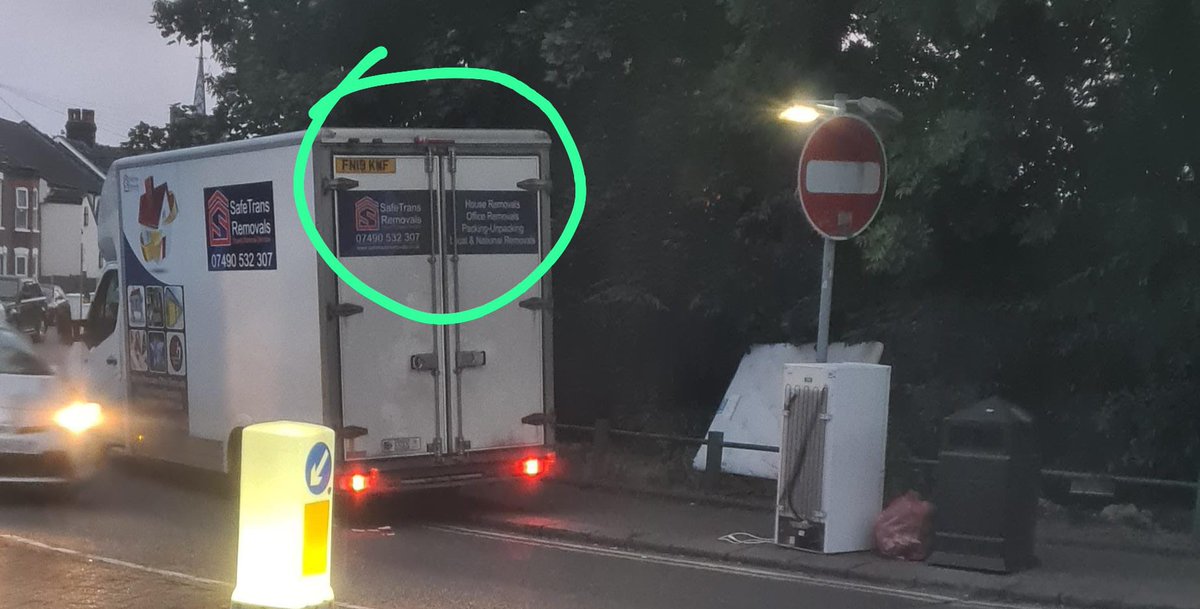 Caught on camera. Residents/tenants of 31 Moor Street fly-tipping from their ‘removals’ lorry where Bury Park Road and Moor Street meet. 6am on 31/08/24. Registration FN19 KWF. Residents of this household regularly fly-tip here. <a href="/lutoncouncil/">Luton Council</a> <a href="/HateWasteCrime/">Luton Council - Safer Neighbourhoods</a>