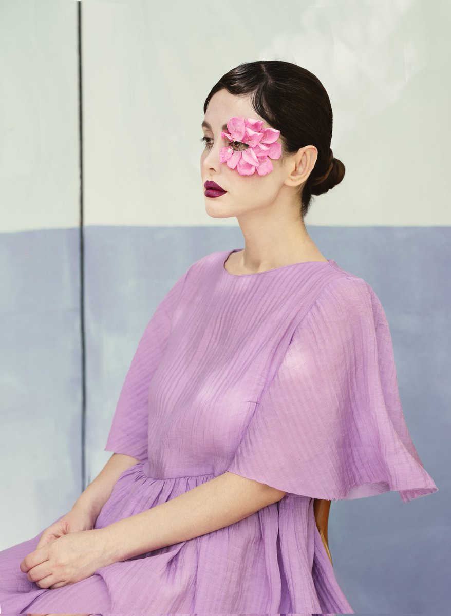 Morning 💜

"A room of one's own "

Self-portrait by #somysamani