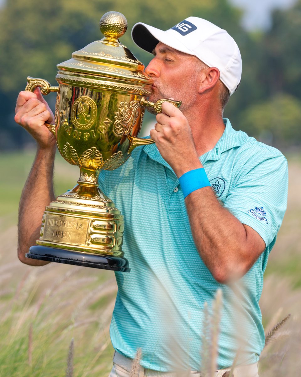 Two wins, 10 years apart. 🙌🏻

🏆Mercuries Taiwan Masters 2014
🏆Mandiri Indonesia Open 2024 

Golf has come full circle for <a href="/stevelewton/">Steve Lewton</a> following his second victory on Sunday. 💪🏻

#TimeToRise #MIO2024