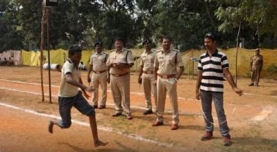 press98783's tweet photo. झारखंड: एक्साइज कांस्टेबल भर्ती के लिए फिजिकल टेस्ट के दौरान अबतक 11 अभ्यर्थियों की मौत,  टेस्ट के लिए 30 अगस्त तक कुल 1,27,772 अभ्यर्थी उपस्थित हुए, उनमें से 78,023 सफल हुए...
#Jharkhand #ExciseConstableRecruitment #MissUniverseNigeria #LCDLFMX2 #Oasis https://t.co/CZsSD4rARZ