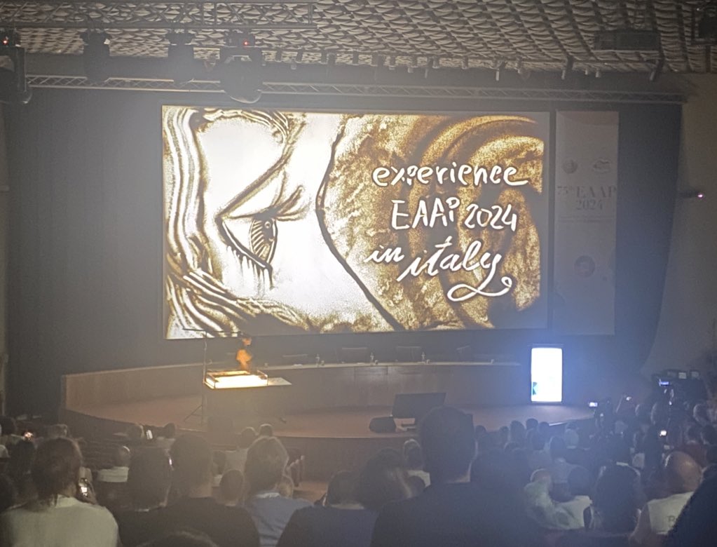 At the EAAP conference opening ceremony, Florence <a href="/EAAPofficial/">EAAPofficial</a> #sandart 🤩