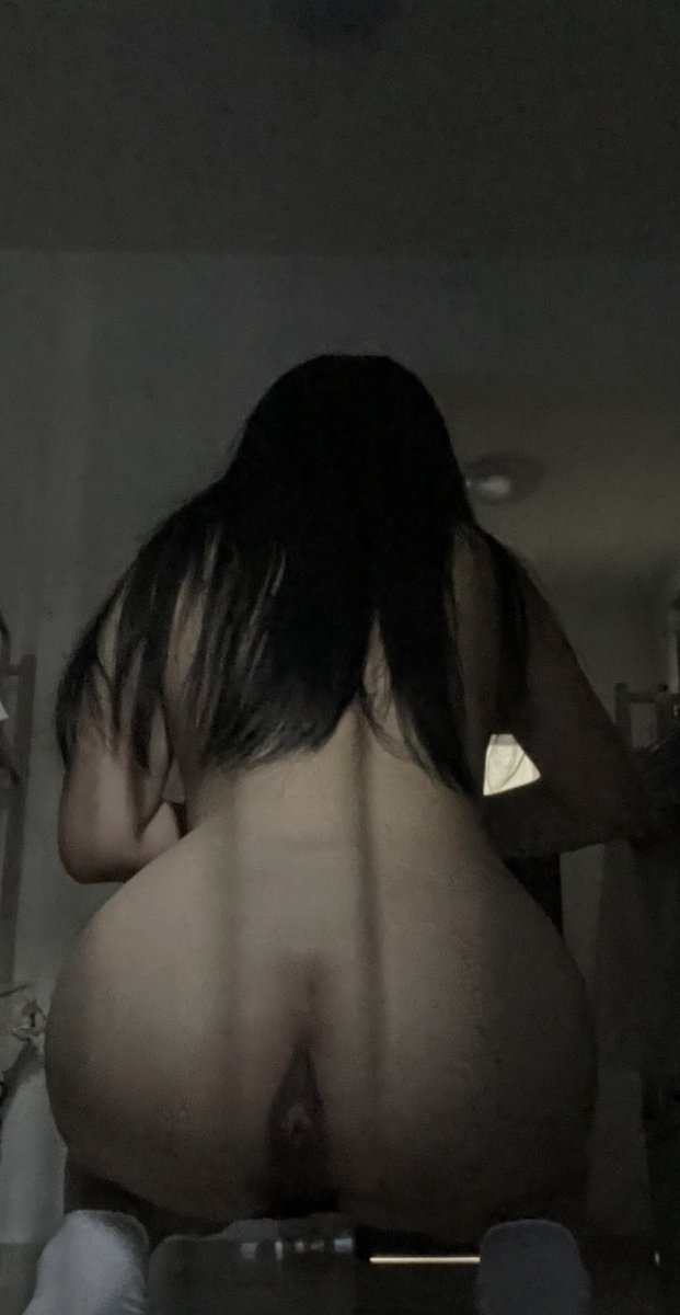 表面上是端庄的老师 私下喜欢玩自己后面