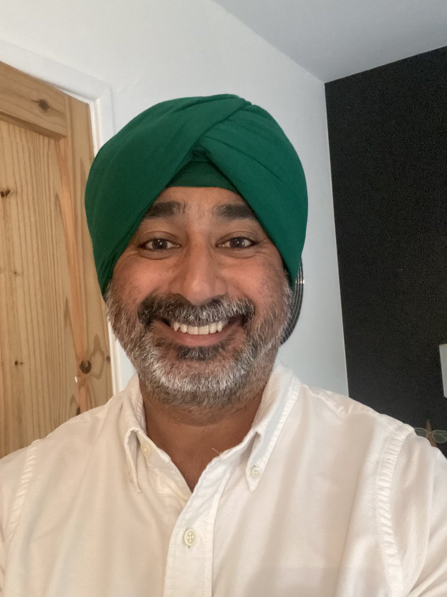 Morning people 😊
Back to school and I’m starting with 2 Inset Days - a great chance to catch up with colleagues and ease back into the term. 
We’ve got some teachers and trainees starting - I love the energy and ideas that new staff bring 👍🏽
Have a fab Monday 💚😊💚