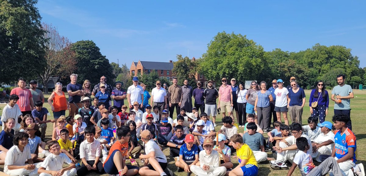 MitchamCC's tweet image. Fantastic end of season Junior Cricket Festival. 🏏👍🏻
☑️record numbers
💷vital funds raised for the club
🥙great food provided by our sponsors and parents 
☀️perfect weather 
Thanks to @rossgarrod the leader of @Merton_Council for opening