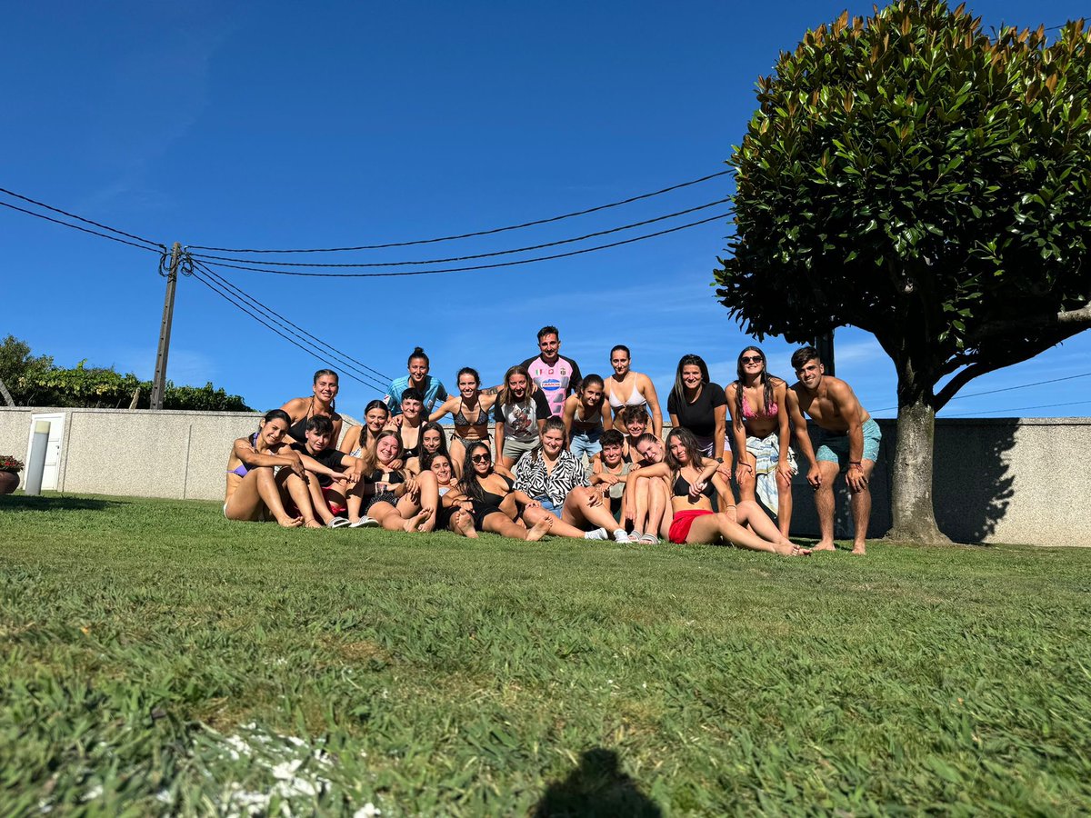 tominofcf's tweet photo. 🙌 Onte as nosas senior viviron unha xornada de convivencia 🚣🏼‍♀️🤡
#omellorestáporvir https://t.co/GryseKKtUB
