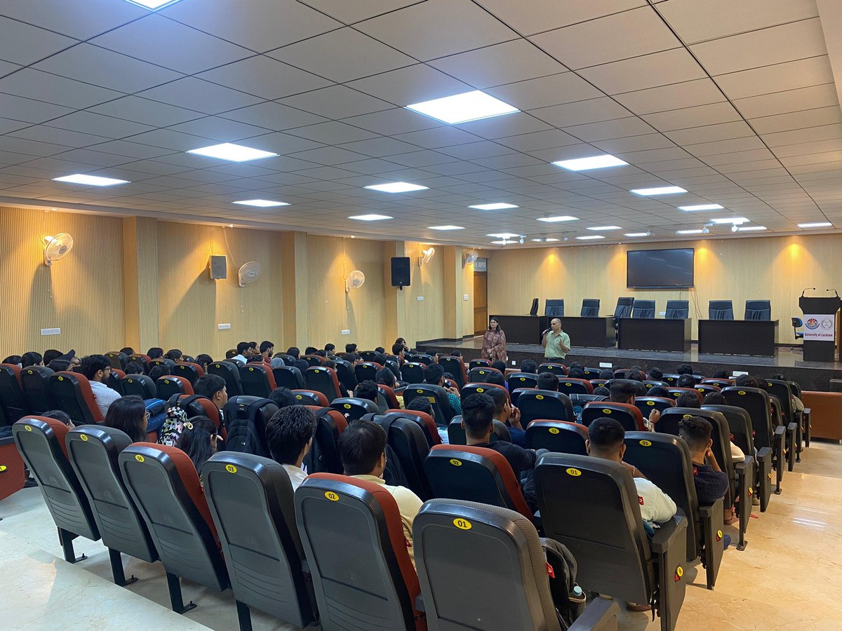 LUMBA_Lucknow's tweet image. 🎓 FMSLU successfully conducted the Pre-Placement Session for the Batch of 2024! Insightful discussions, guidance, and valuable tips were shared, setting our students on the path to success. #Placement2024 #UniversityOfLucknow #FutureLeaders @sangeeta_hr