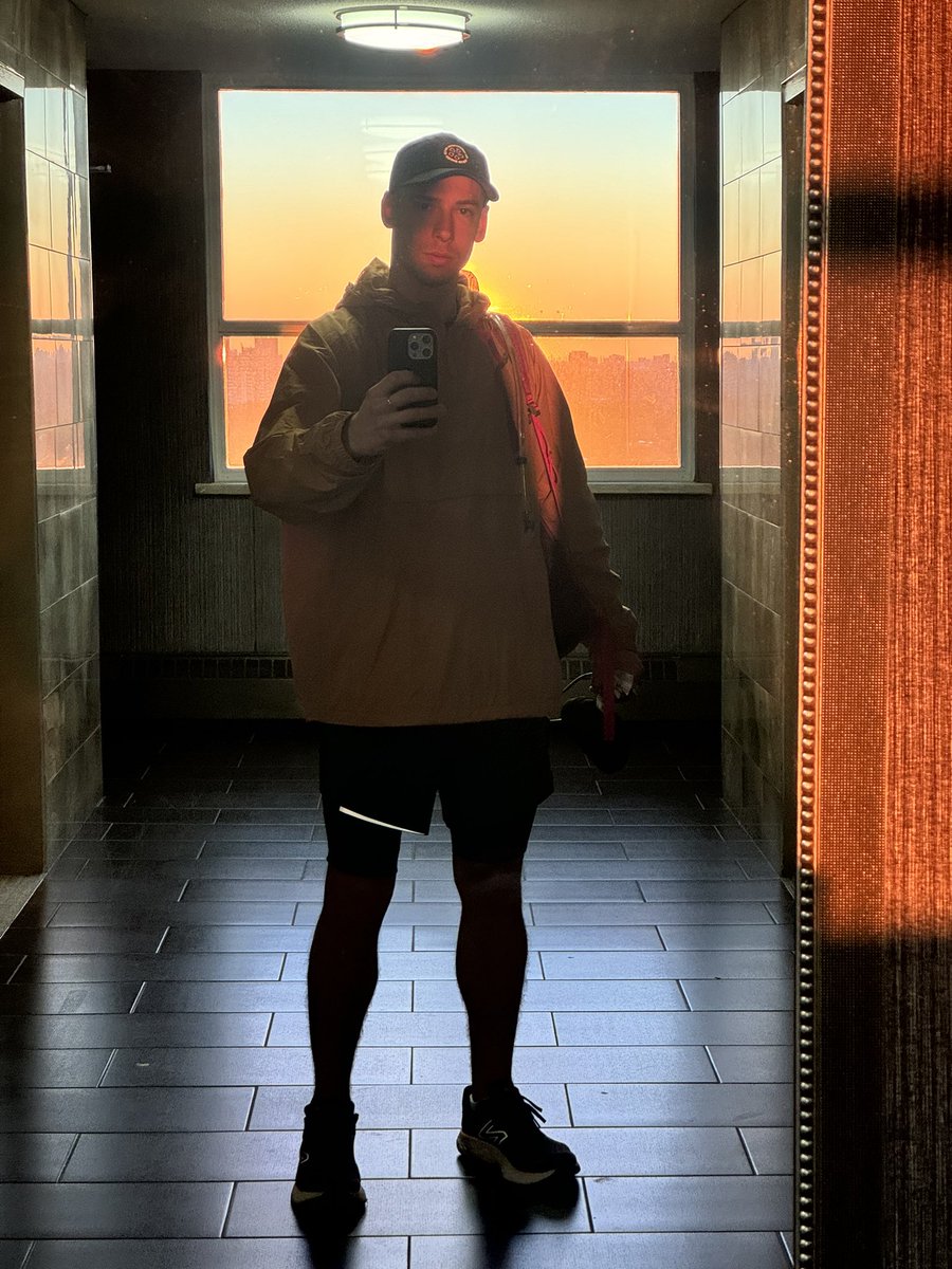 глум tweet media