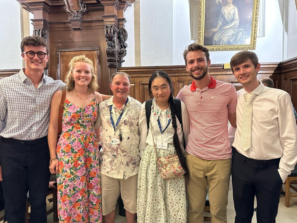 Department of Plant Sciences (@plantsci) on Twitter photo Congratulations to <a href="/Cambridge_Uni/">Cambridge University</a> Backs Buttercups on winning the Botanical University Challenge finals last week!
👉tinyurl.com/mr2986ek
🎉🏆🌱🌸 Congratulations to <a href="/Cambridge_Uni/">Cambridge University</a> Backs Buttercups on winning the Botanical University Challenge finals last week!
👉tinyurl.com/mr2986ek
🎉🏆🌱🌸