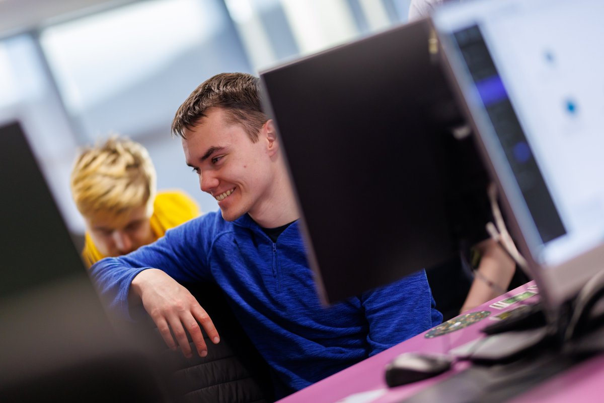 Are you passionate about AI and its impact on society? 

Join us at the University of Dundee's Human-Centred AI Hub💻 

Access a variety of free courses today 👉  buff.ly/3yPqe2R