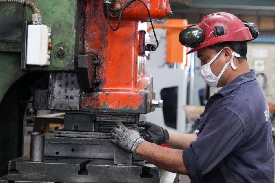 Hoy es el Día de la Industria 🏭

¿Por qué? El 2/9 de 1587 fue la 1ra exportación de manufacturas desde Buenos Aires hacia Brasil 

La industria nace con su relación al mundo, aun antes de ser país. Por eso va hilo 🧵¿Qué hace hoy el mundo y qué nosotros? Vía <a href="/FuturosMejores/">Futuros Mejores</a>