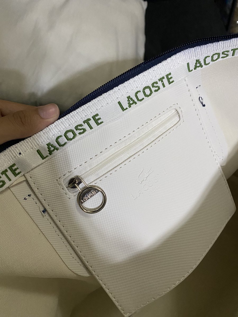 for0209's tweet photo. wts lfb ph

lacoste striped tote bag
- P1,250 (orig price, P2,500)

• brand new, never been used

• loc: cavite
• mop: gcash
• mod: jnt, sdd 

dm to avail ! :) https://t.co/4VcmhzQxIf