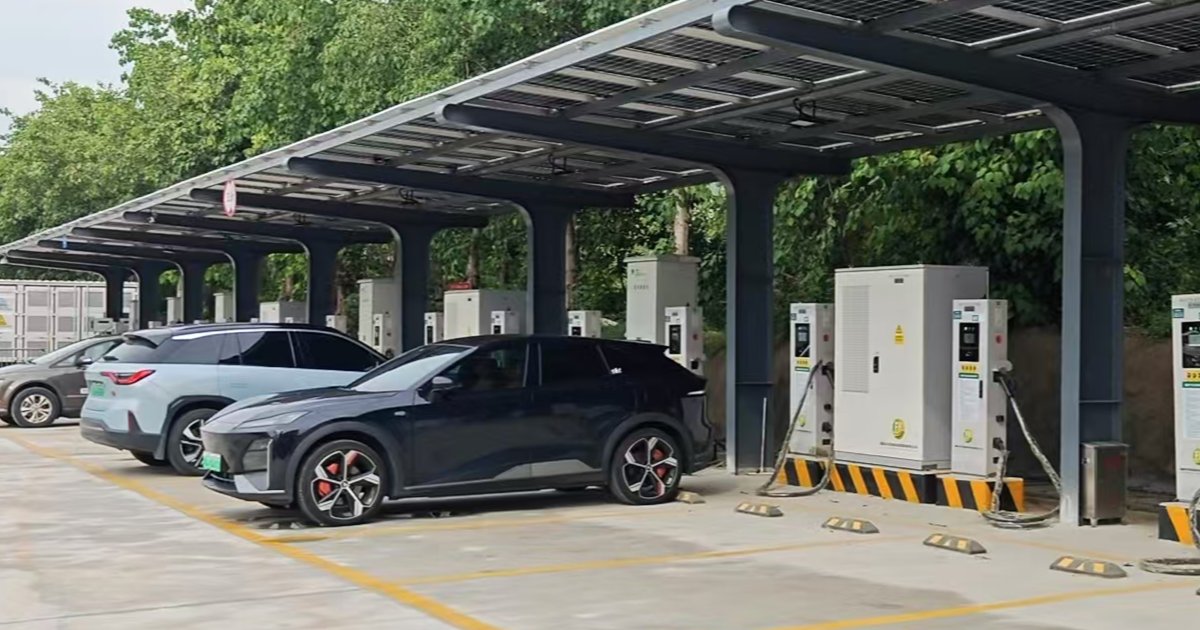 CEIS24060800's tweet photo. A self-adaptive #electricvehicle (EV) charging station built by #StateGrid in the Qinglian Street Park in Quanzhou of southeast China's #FujianProvince has been put into operation recently.
#Xinhuasilkroadnews #EV
https://t.co/jzDzRGzkRl https://t.co/oUSWrn5DgP