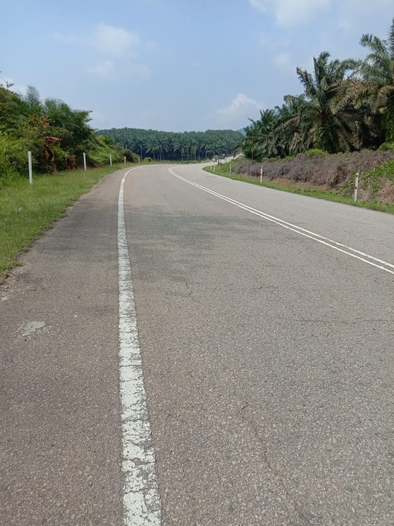 🚧NOTIS MAKLUMAN KERJA² PEMASANGAN PVC DELINEATOR POST

2 September 2024l Kerja² pemasangan PVC Delineator Post secara tenaga jabatan, di Laluan FT 14, Jalan Jerangau - Jabor berhampiran Ladang Gajah Mati, Dungun.

<a href="/IPJKR_Official/">JKR Malaysia Rasmi</a> <a href="/JKRTerengganu/">JKR Terengganu</a>
<a href="/HasliJKR/">Hasli Ibrahim (Ir. Dr.)</a>
<a href="/AlAzhar_JKR/">Al Azhar</a>