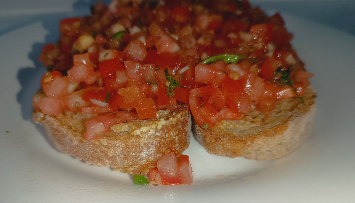 PizzeriaMyWay's tweet photo. Now you have a choice of having a #Bruschetta breakfast from fresh baked Italian Pena bread with Kenyan #tomatoes, #Oregano, #Garlic, #Olive oil & #Coffee.
#Linturi #Aviator #Nakuru #KilifiRiviera
#Foodies #Foodie #CoffeeLover #CoffeeLovers #PresidentXiJinping https://t.co/5qlHUngNLd