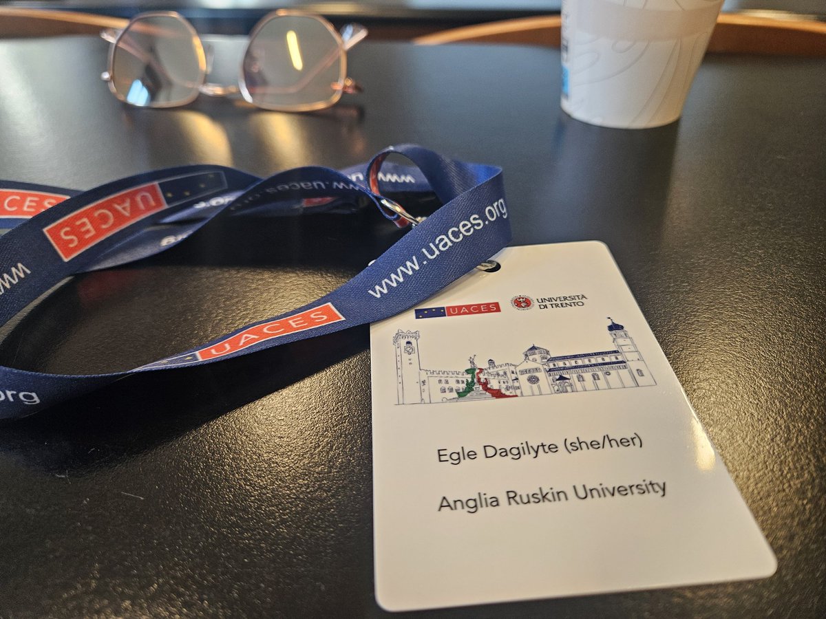 Fabulous to kick off my #UACES2024 experience in Trento that starts with #informality and #migration panel, with papers from Michela Ceccorulli, Eleonora Frasca, <a href="/rossellamarin/">Rossella Marino</a>, @Cardwell_PJ. Session chaired by energetic <a href="/GabrielSilesB/">Gabriel Siles-Brügge - @gabrielsilesb.bsky.social</a>.
Follow for further Conf updates 👇 / thread