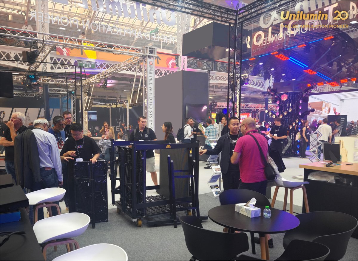 UniluminDisplay's tweet image. 🎉 Day One at the PLASA - #Unilumin Booth B32 was nothing short of AMAZING! 🚀 
- Dazzling hanging displays
- Mind-blowing creative splicing solution
- Inspiring hands-on experience
You&apos;ve got TWO MORE DAYS to experience 🥳✨Don&apos;t miss out! 
#PLASAShow2024 #LiveEvent #LED #rental