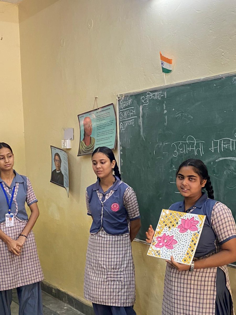 ggsss1923050's tweet photo. Our students demonstrated their products and pitched their ideas for the pre-seed money activity under @EMCClass projects.

They are honing their #Presentation skill!

#EnterpreneurshipMindetCurriculum 

@Dir_Education 
@SCERT2021 @BB_official2021 https://t.co/8F8UfdUimD
