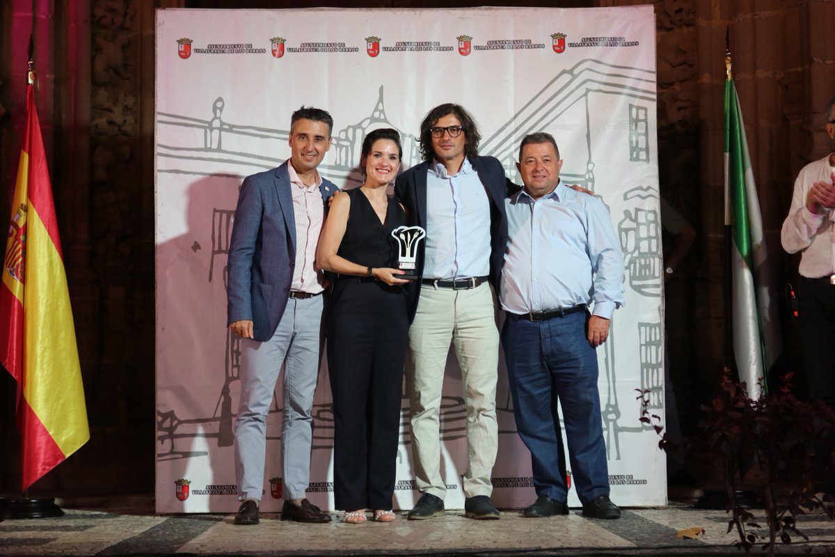 Diputación de Badajoz (@dipdebadajoz) on Twitter photo 🍽️🎶 La vicepresidenta primera, Raquel del Puerto, y el dip <a href="/juanmaridelfa/">JUAN MARIA DELFA CUPIDO</a> asistieron el viernes al XVII Gastromúsica de Villafranca de los Barros, que por primera vez se celebró en la Plaza Corazón de María.
300 comensales disfrutaron de deliciosa comida y excelente música. 🍽️🎶 La vicepresidenta primera, Raquel del Puerto, y el dip <a href="/juanmaridelfa/">JUAN MARIA DELFA CUPIDO</a> asistieron el viernes al XVII Gastromúsica de Villafranca de los Barros, que por primera vez se celebró en la Plaza Corazón de María.
300 comensales disfrutaron de deliciosa comida y excelente música.