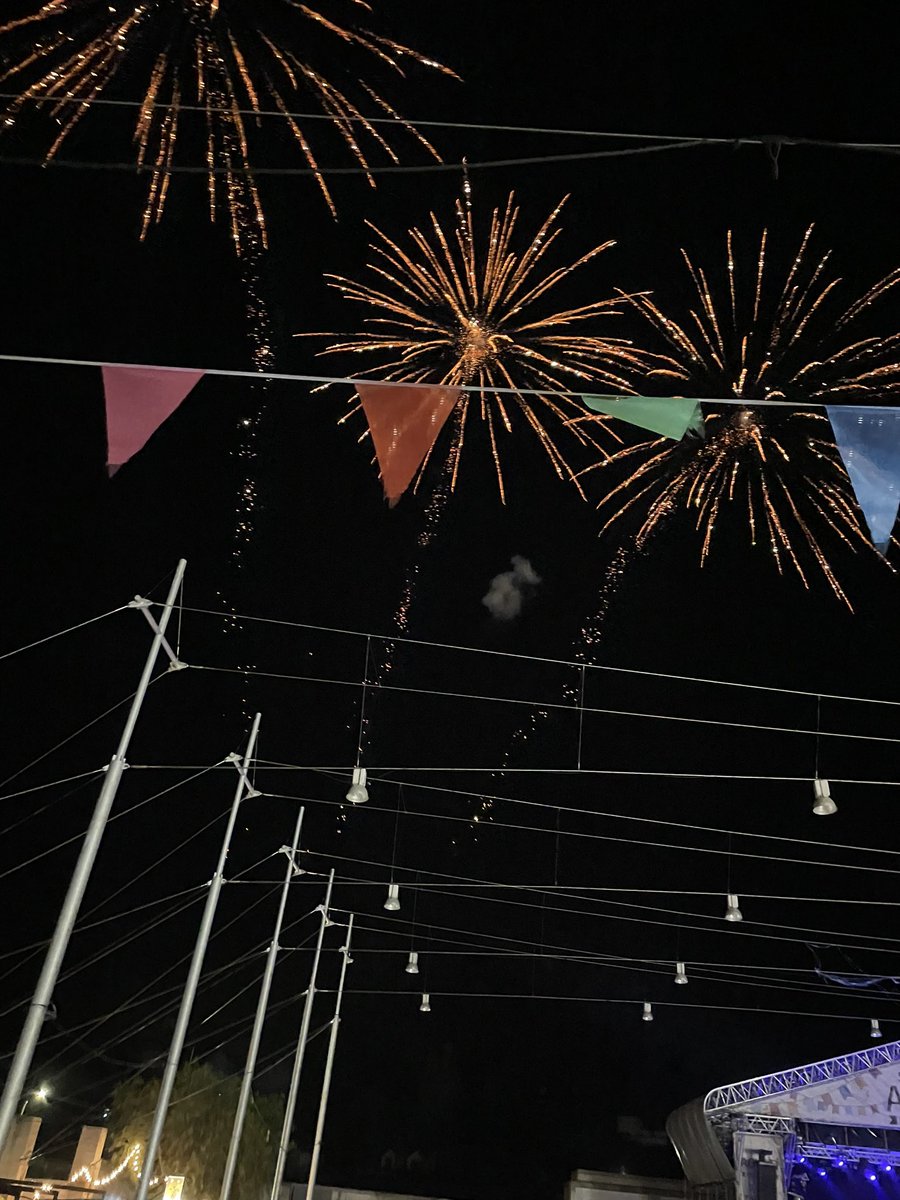 SolerCatalina's tweet photo. Gràcies Felanitx, ahir vàrem concloure les millors festes d’estiu, 10 dies seguits de festa i bauxa! Fins l’any que vé! #SantAgustí #coets #teatre @Agustin_elcasta gràcies. https://t.co/NaefegvjwI