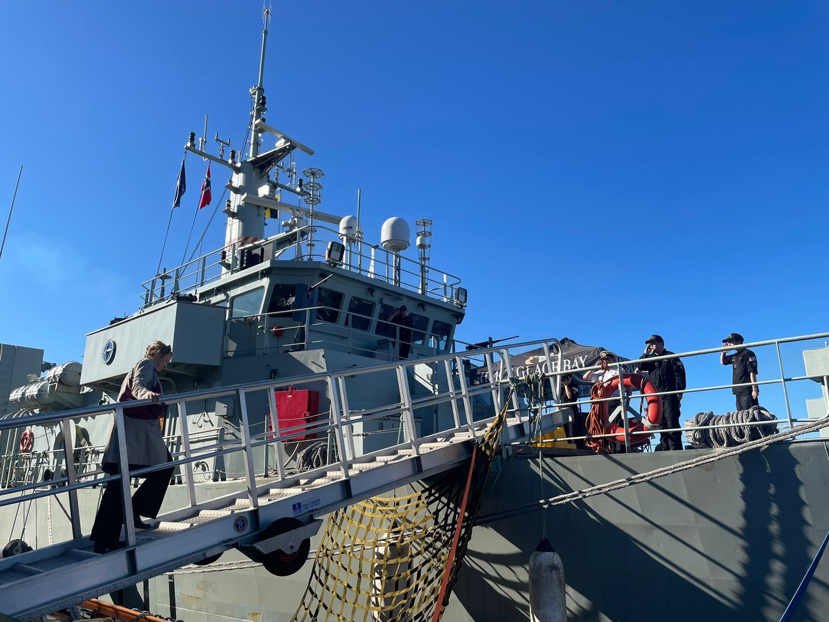 AmyBakerCAN's tweet image. Canadian Embassy in Norway staff and families had the privilege of a visit aboard @HMCSGlaceBay on Saturday. We so appreciated the tour and thank you for your service to Canada and NATO on Operation REASSURANCE.