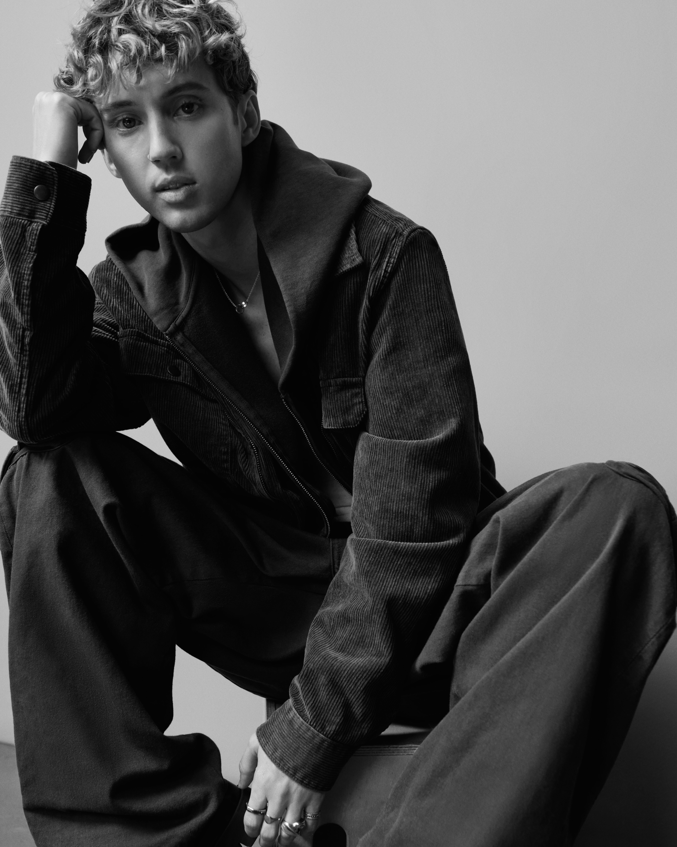 トロイ・シヴァン直筆サイン入り超特大写真…Troye Sivan セール中…トロイ・シヴァン直筆サイン入り超特大写真…Troye