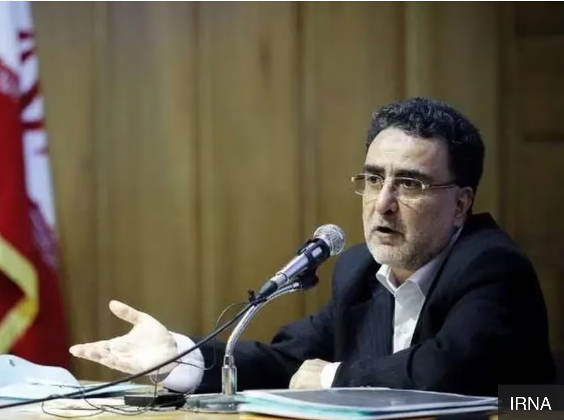 sohofim_'s tweet photo. #مصطفی_تاجزاده در نامه‌ای ضمن اشاره به مدت زندان خود ( ۹ سال و ۲ ماه) آنرا با مدت حبسِ کلیه‌ی اعضای هیئت موسس‌ حزب جمهوری اسلامی -در رژیم پهلوی- مقایسه کرده و گفته جمع حبس همگی آنها -در دوره خفقان- به ۹ سال هم نرسیده است.
جای منتقد زندان نیست! https://t.co/SWoWeYKd07