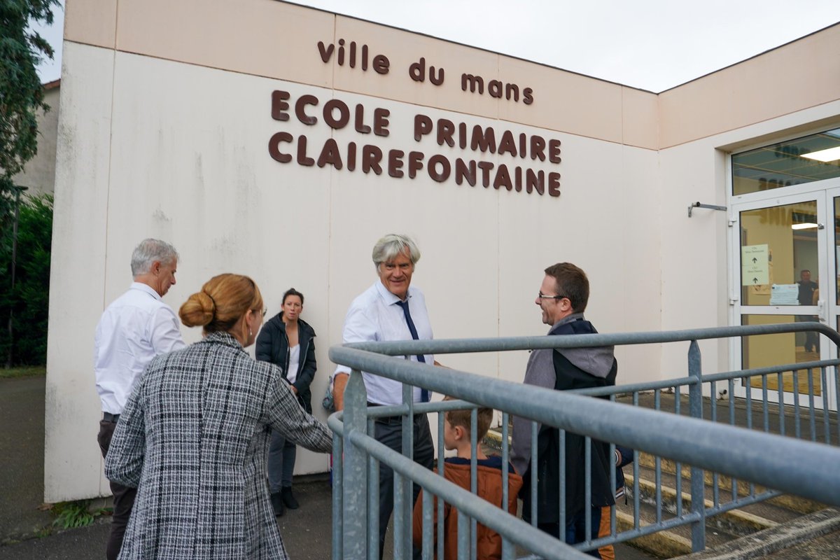 ofcourselemans's tweet photo. « Nous allons renforcer l’accompagnement périscolaire car il représente un enjeu très important. Nous allons aussi developper l’accompagnement individualisé notamment pour l’apprentissage de la lecture. Et nous poursuivons la rénovation des écoles et 3-4 cours par an »: @SLeFoll https://t.co/T08ozl3j6j
