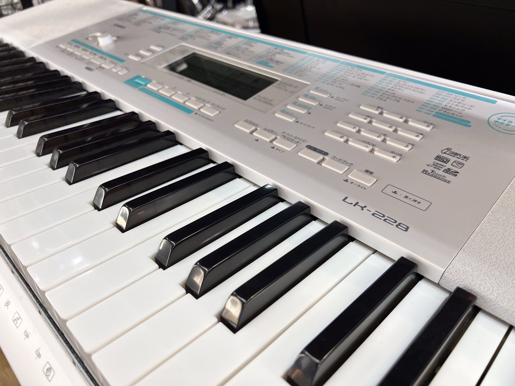 CASIO LK-221 キーボード スタンド付（値下げしました。CASIO
