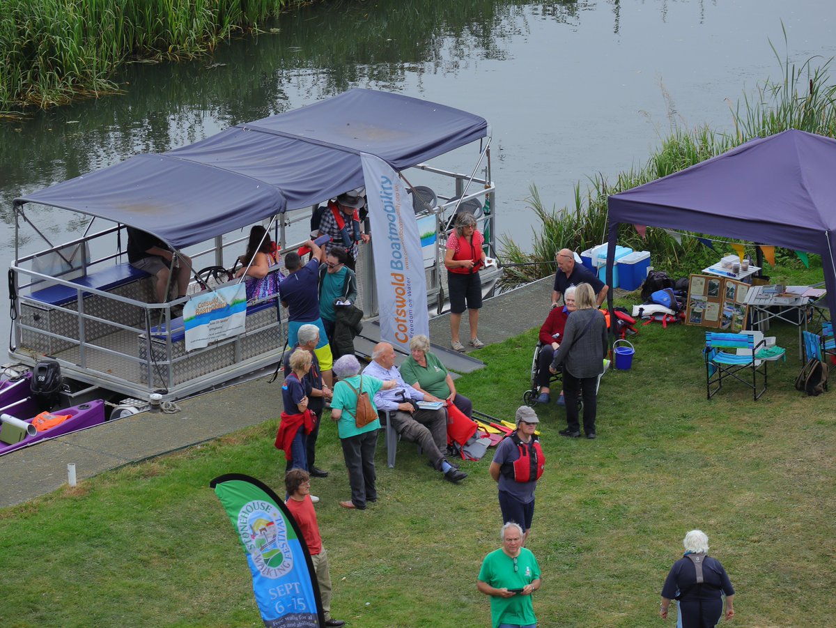 Westcountrywand's tweet photo. Fab day at the Stonehouse Canal Festival yesterday #Gloucestershire @SuppStonehouse @CotswoldCanals @CanalsConnected @StonehouseTrees @StroudTimes https://t.co/jHsYvzfAq8