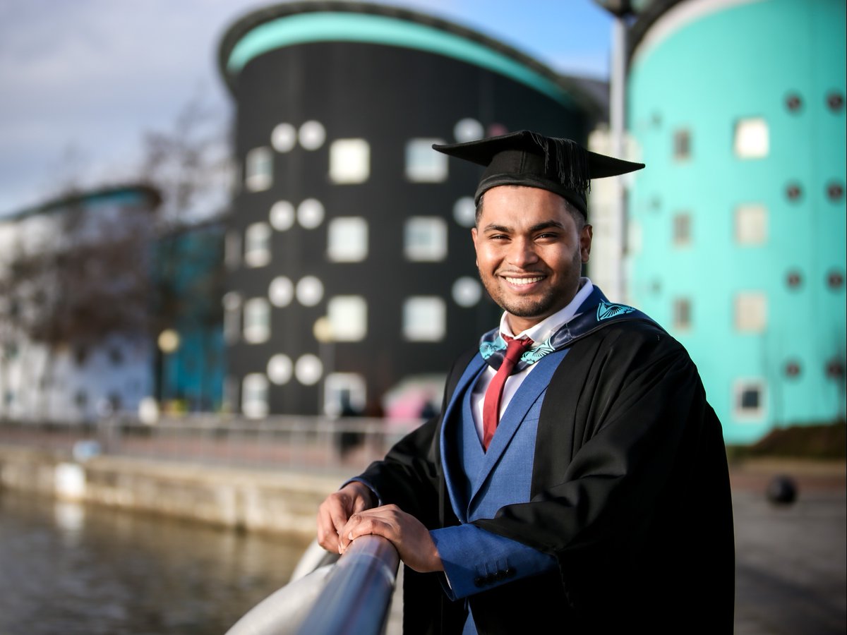 UEL_News's tweet photo. 1 day to go! ⏰
Tomorrow, we kick off #UELGrad with the Royal Docks School of Business and Law. Don’t forget to set your alarms! 🎓
Find out all you need to know for the big day 👉 https://t.co/mZmcQWfkuD #UELGrad2024 https://t.co/9ZXH2vDFyu