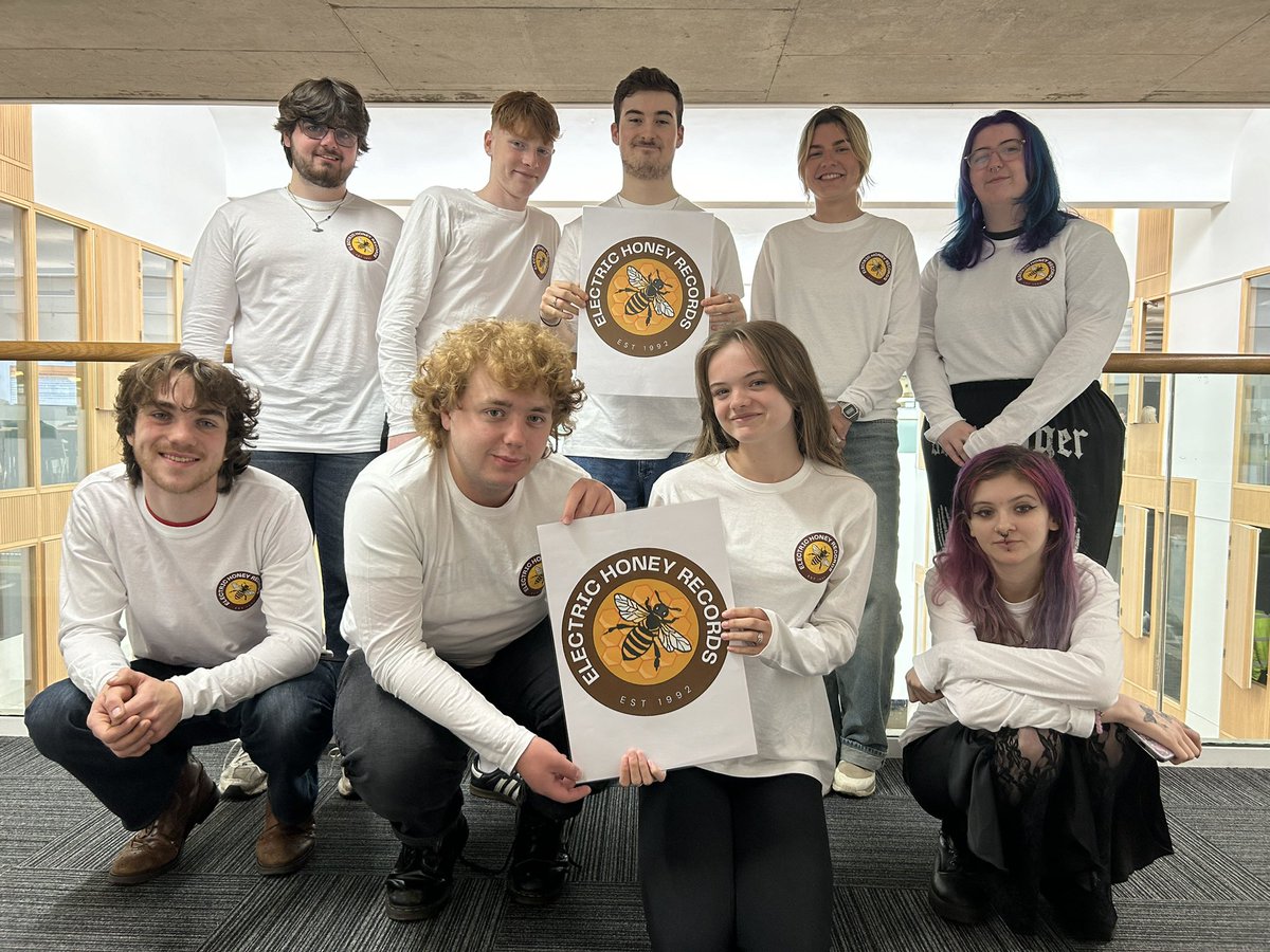 GKCollege's tweet photo. Friday was new merch day for our very own record label, Electric Honey! 🐝
#ElectricHoney #NowhereBetterToBe #NowhereBetterToStart #NowhereLikeKelvin https://t.co/2hIdK4pEum