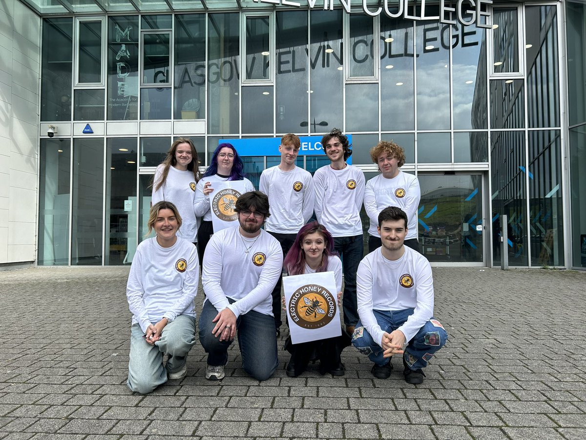 GKCollege's tweet photo. Friday was new merch day for our very own record label, Electric Honey! 🐝
#ElectricHoney #NowhereBetterToBe #NowhereBetterToStart #NowhereLikeKelvin https://t.co/2hIdK4pEum