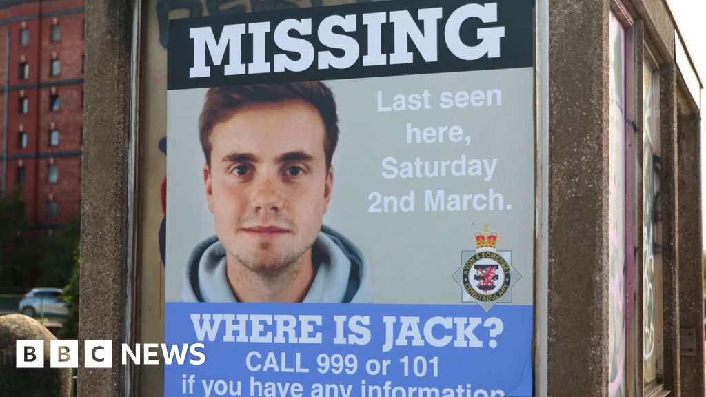 PercyFilth_'s tweet photo. 'My aim on this earth is to find my missing son' https://t.co/vUydUefANz https://t.co/cdam4PCbaf