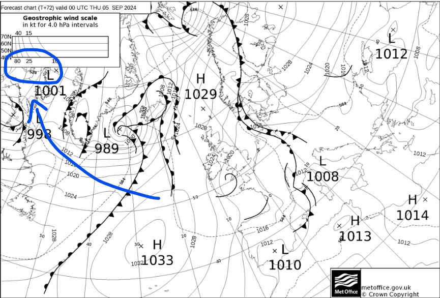 Not quite as early as last year but the 528DAM line is back !!

Out west again, over Baffin Island, but the boreal autumn will be showing its hand closer to home in a week's time, with north winds bringing Svalbard its first snowfall of the season.

Good news for us winter fans😌