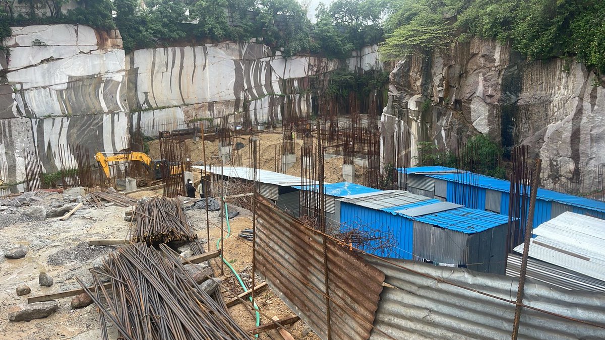 GHMC_TPWING's tweet photo. Sir/Madam
Inspection of cellar excavated sites by GHMC TP Officials at Somajiguda and Road No.12, Banjara Hills. Stopped the work due to monsoon and instructed to take up precautionary measures. @TelanganaCMO @TelanganaCS @CommissionrGHMC @GHMCOnline https://t.co/PmJ5NlcYI1