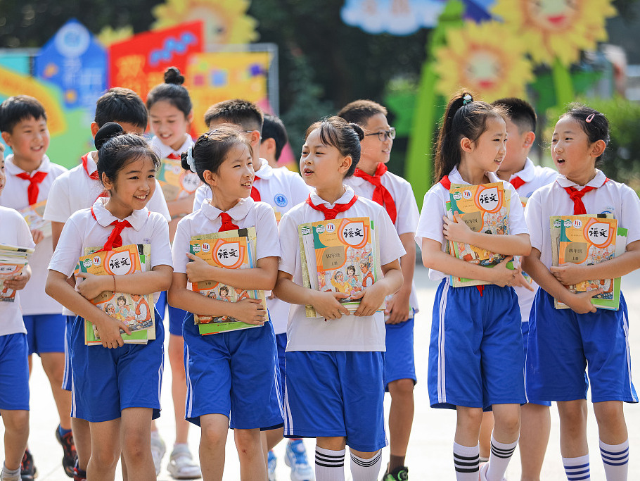 ChinaDaily's tweet image. Newly revised #textbooks emphasizing traditional Chinese culture, national security and practical skills are being introduced this fall semester in primary and middle schools across China, the Ministry of Education announced. bit.ly/4gc4HlN