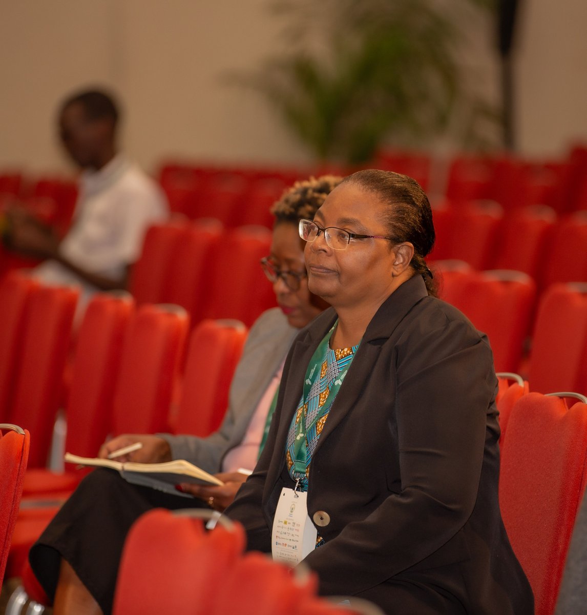 AGRA_Africa's tweet photo. Day 1 | Linking smallholders to structured markets and enhancing last-mile service delivery

Winnie - “Women in general contribute over 50% of the workforce in agriculture, then how do we link them to markets? What is the missing link? We therefore need to listen to all voices”.

Olusola - “At AGRA, our inclusive approach to supporting smallholder farmers is through Village Based Advisors (VBA). These are people who work in the community, and this approach has helped to link smallholder farmers to markets. VBAs can reach farmers effectively and efficiently. They have become early adopters and connect farmers to good farming practices. We have started scaling VBAs to Super VBA, (agro-dealers and aggregators.”

#FoodSystems | #AFSForum24 #AGRAImpact

@Osulah | @FarmAfrica | @TheAGRF