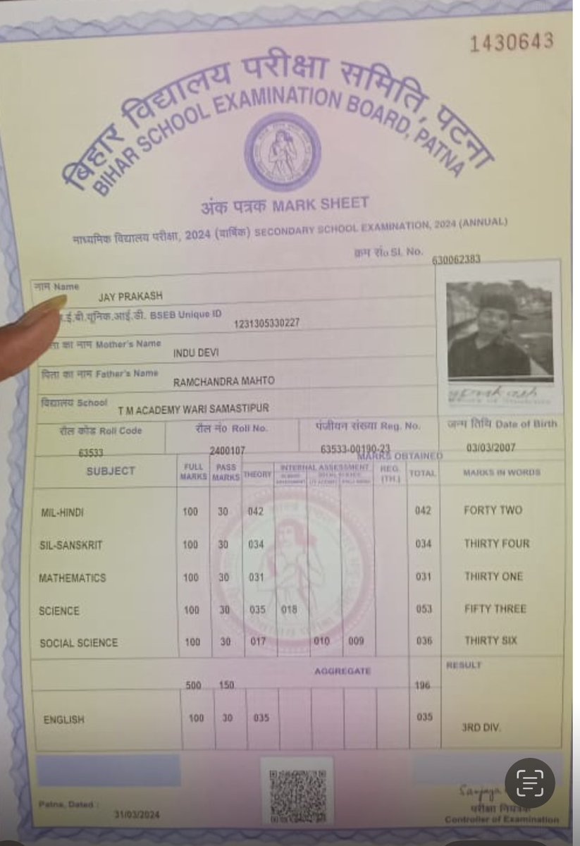 rakeshkr131's tweet photo. @officialbseb is this some joke going on Or is this the education system of Bihar? Can you tell which of these is correct and also waiting for your reply ! https://t.co/JvaMbenKOX