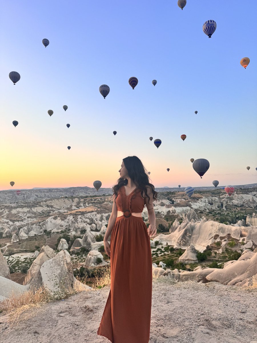 Sibelo_'s tweet photo. Masalım gerçek oldu başrol yüreğim ve balonlar 🫶🏻🎈 https://t.co/9xXwayGyrR