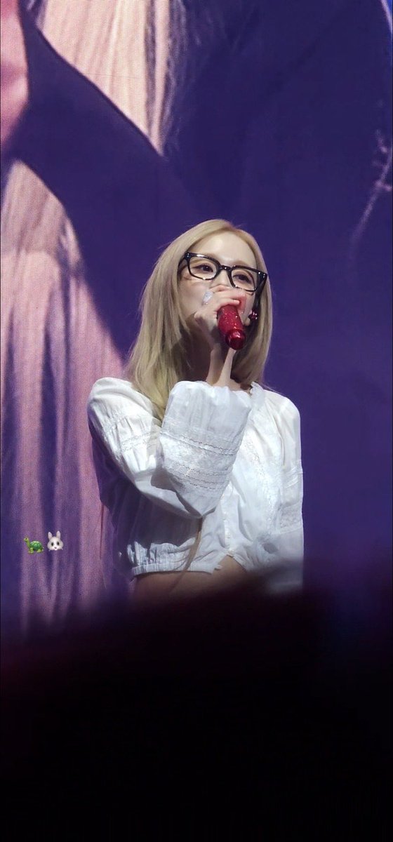 뿔테안경 윈터가 좋아…

🔗 weibo.com/6561233088/Ov8…