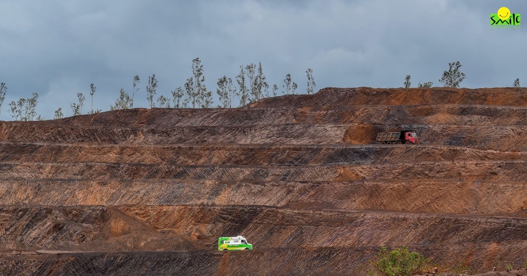 smilefoundation's tweet image. Going the extra miles to bring some extra smiles.

In Pics: Smile on Wheels mobile hospitals in some of the remote villages in Madhya Pradesh, Rajasthan, Jharkhand, Ladakh.

#HealthCannotWait