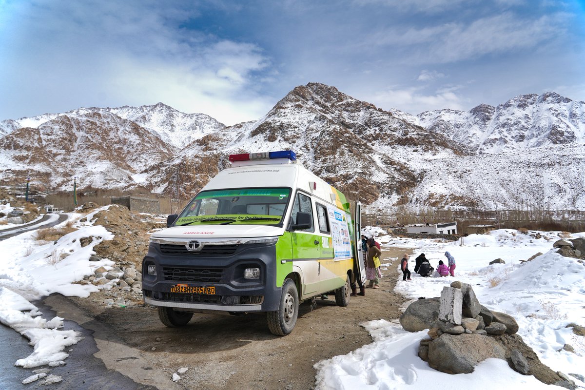 smilefoundation's tweet image. Going the extra miles to bring some extra smiles.

In Pics: Smile on Wheels mobile hospitals in some of the remote villages in Madhya Pradesh, Rajasthan, Jharkhand, Ladakh.

#HealthCannotWait