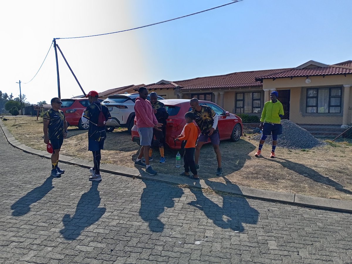 Syandab's tweet photo. Welcome Spring🏃🏃
Long run team pace
##Vumbuka
#runnerslife
#RunningWithTumiSole
#FetchYourBody2024 https://t.co/iAzPZLD6je