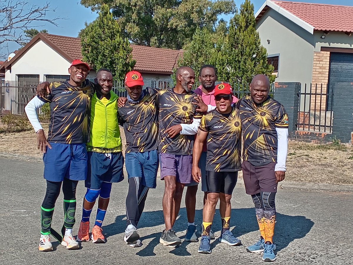 Syandab's tweet photo. Welcome Spring🏃🏃
Long run team pace
##Vumbuka
#runnerslife
#RunningWithTumiSole
#FetchYourBody2024 https://t.co/iAzPZLD6je