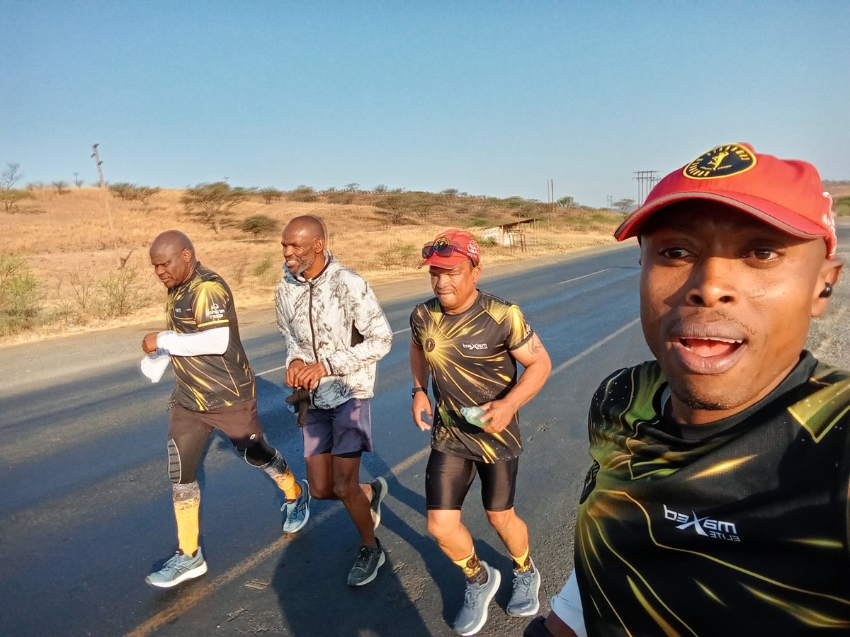 Syandab's tweet photo. Welcome Spring🏃🏃
Long run team pace
##Vumbuka
#runnerslife
#RunningWithTumiSole
#FetchYourBody2024 https://t.co/iAzPZLD6je